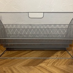 スチールマガジンラックの画像