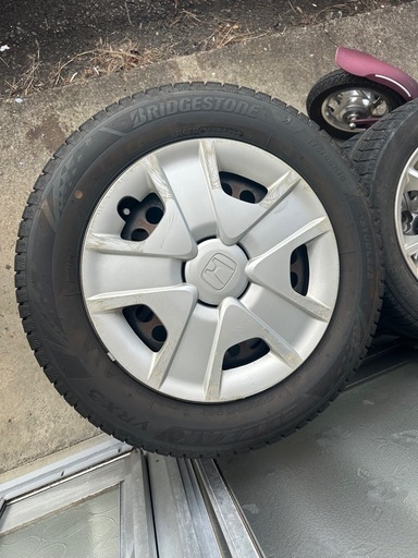 フィットハイブリッド純正スタッドレスセット超バリ山175/65R15