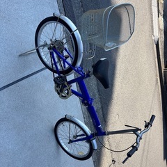 折りたたみ自転車
の画像