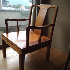 縁側　椅子２脚　座卓　の画像