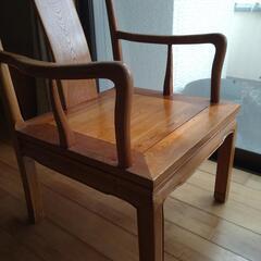 縁側　椅子２脚　座卓　の画像