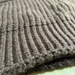 ブラウン　ニットセーターの画像