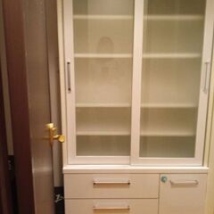 食器棚の画像