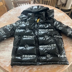 コピー品　MONCLER モンクレール　ダウンジャケット