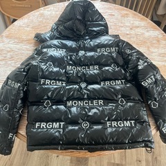 コピー品　MONCLER モンクレール　ダウンジャケットの画像