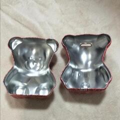 ブリキの貯金箱　くま　缶　ベアーの画像