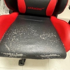【引き取りに来れる方】AK Racingゲーミングチェアの画像