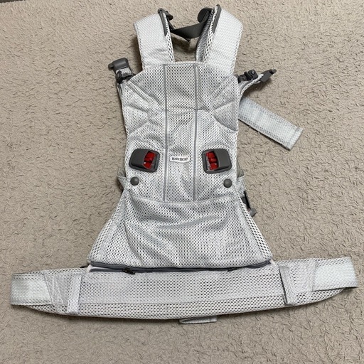 BABYBJÖRNの抱っこひも「ONE KAI」