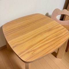 【取引決定】eーko テーブル&チェアー2点セット　かわいいチューリップチェアー　子供用デスク&チェアー　キッズチェアー　の画像