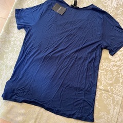 ⭐︎【新品タグ付】Forever２１紺色半袖カットソーLの画像