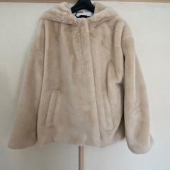 ZARAフェイクファージャケット