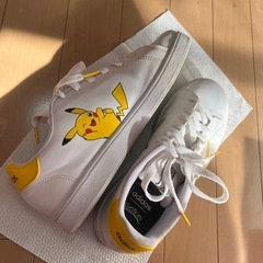 adidas ピカチュウコラボスニーカー 23.5の画像
