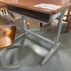 コクヨ　学習机2点セットの画像