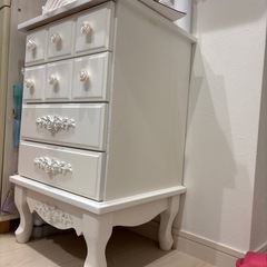 収納家具の画像