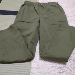 カーキ　ボトムス