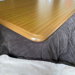 【2025年2月24-27日でお取引できる方限定】こたつテーブルと布団の画像