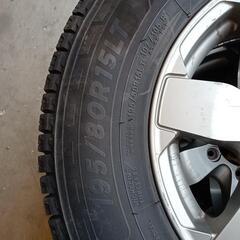【値下げ】キャラバンアルミ付スタッドレス4本バリ山の画像