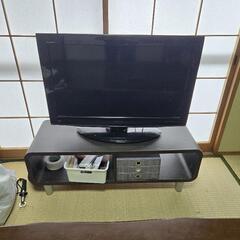 テレビとテレビ台の画像