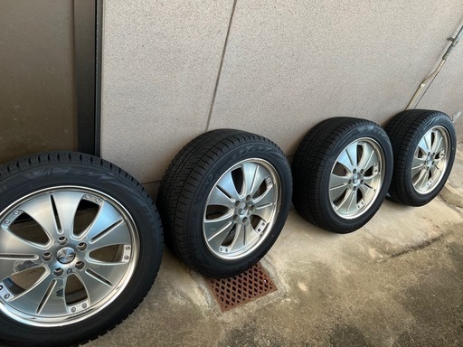 ほぼ新品　18インチブリヂストンスタッドレスタイヤ　アルファード…ヴェルファイア