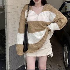 新品 Vネックボーダーニットトップス