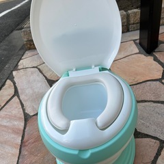 子供のトレーニングトイレの画像