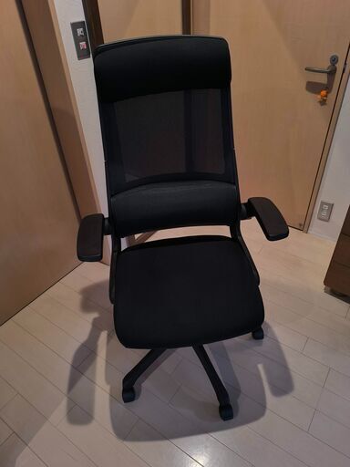 サリダ CMチェア 肘跳ね上げ ファブリック 布 ブラックフレーム 背座：ブラック YCM-B-CBK