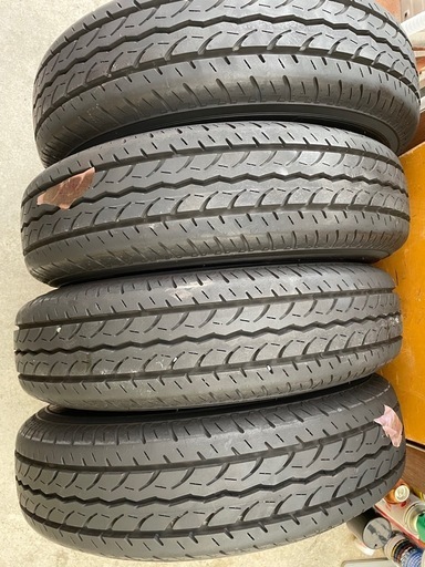 受け渡し予定者が決まりました。タイヤ、ホイールセット145\80r12  ピクシスバンより取り外し　製造22年　　　2ヶ月くらい使用