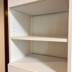 受渡先決まりました
【あげます】扉付き本棚　ディノスの画像