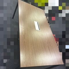 ☆値下げしました☆茶色の茶色の長机【コンセントやコードを通せる穴付き】