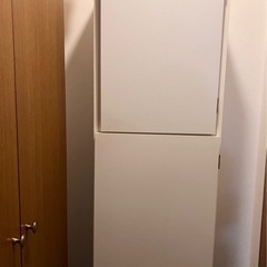 受渡先決まりました
【あげます】扉付き本棚　ディノスの画像