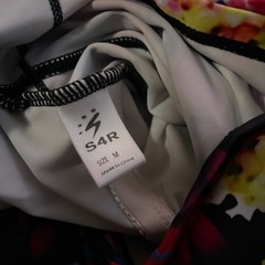 新品未使用レディース水着上着のみ　耳栓鼻栓付きの画像