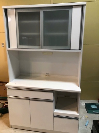キッチンボード　食器棚　　配送可能 