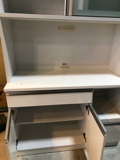 キッチンボード　食器棚　　配送可能 