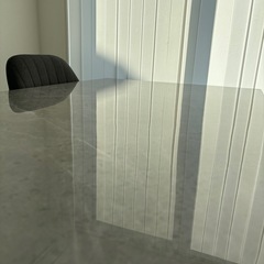 セラミックダイニングテーブルの画像