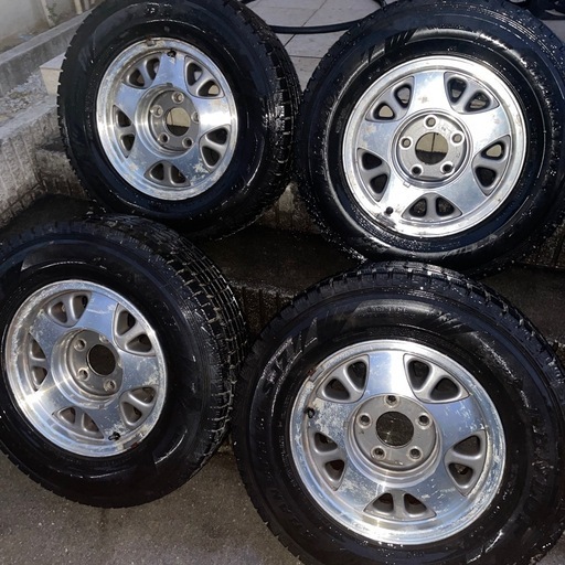 アメ車に！スタッドレスタイヤ＆ホイール　225-70-15