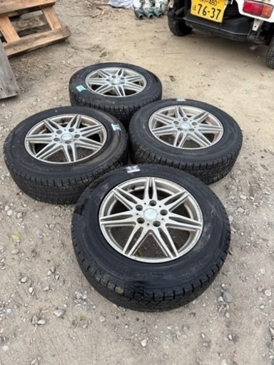 車のパーツ タイヤ、ホイール