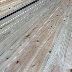 【特価品】ヒノキ 4000×30×90(mm) バラ売り！デッキ、下地、DIYなどに。在庫88本ありますので複数の方へ販売できます。の画像