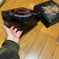 お重箱二つセットの画像