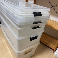 キャスター付き収納ケース4個セットの画像