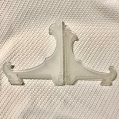 ディスプレイに！透明プラスチック製　皿立て、額立て　10個セット（大9個、小1個）の画像