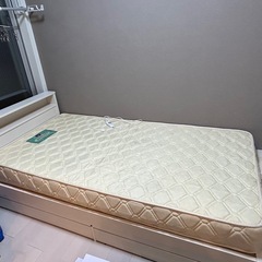 シングルベッド　