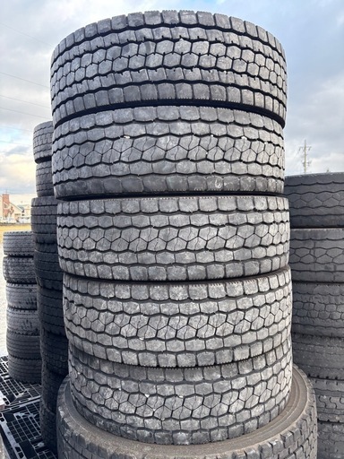 215/70R17.5　123/121J　ブリヂストン　M888　オールシ－ズン　215/70/17.5　4本　トラックタイヤ