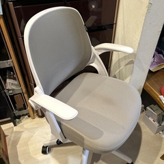 【譲渡先決定】
デスクチェア差し上げます