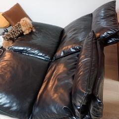 レザー調、リクライニングローソファの画像