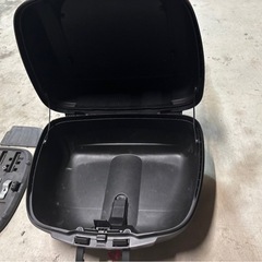 シャッド　トップケースの画像
