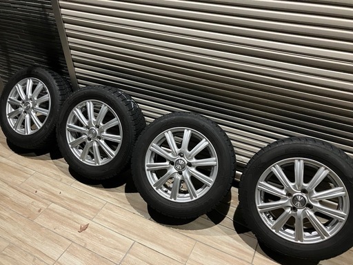 早い者勝ち　美品　スタッドレスタイヤ　バリ山