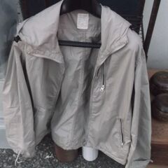 株式会社 ライトオン　パーカー　上着　Lサイズ
