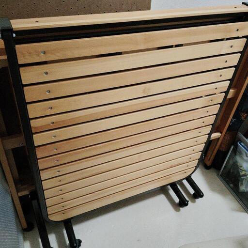 美品 折りたたみベッド シングルサイズ 木製スラット