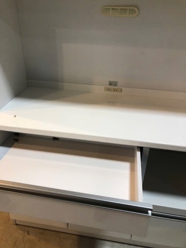 キッチンボード　食器棚　　配送可能