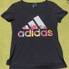 adidas Tシャツ　レディース